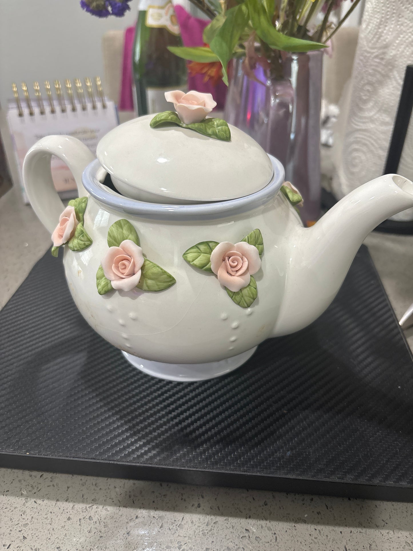 Tea pot
