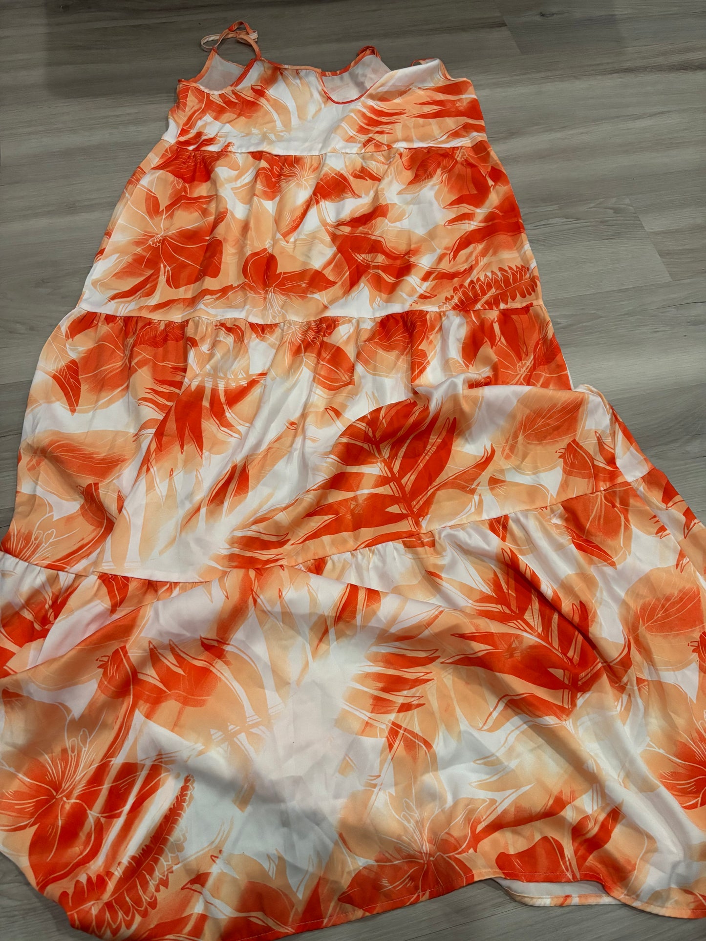 Resort dress xxs would fit small Lularoe