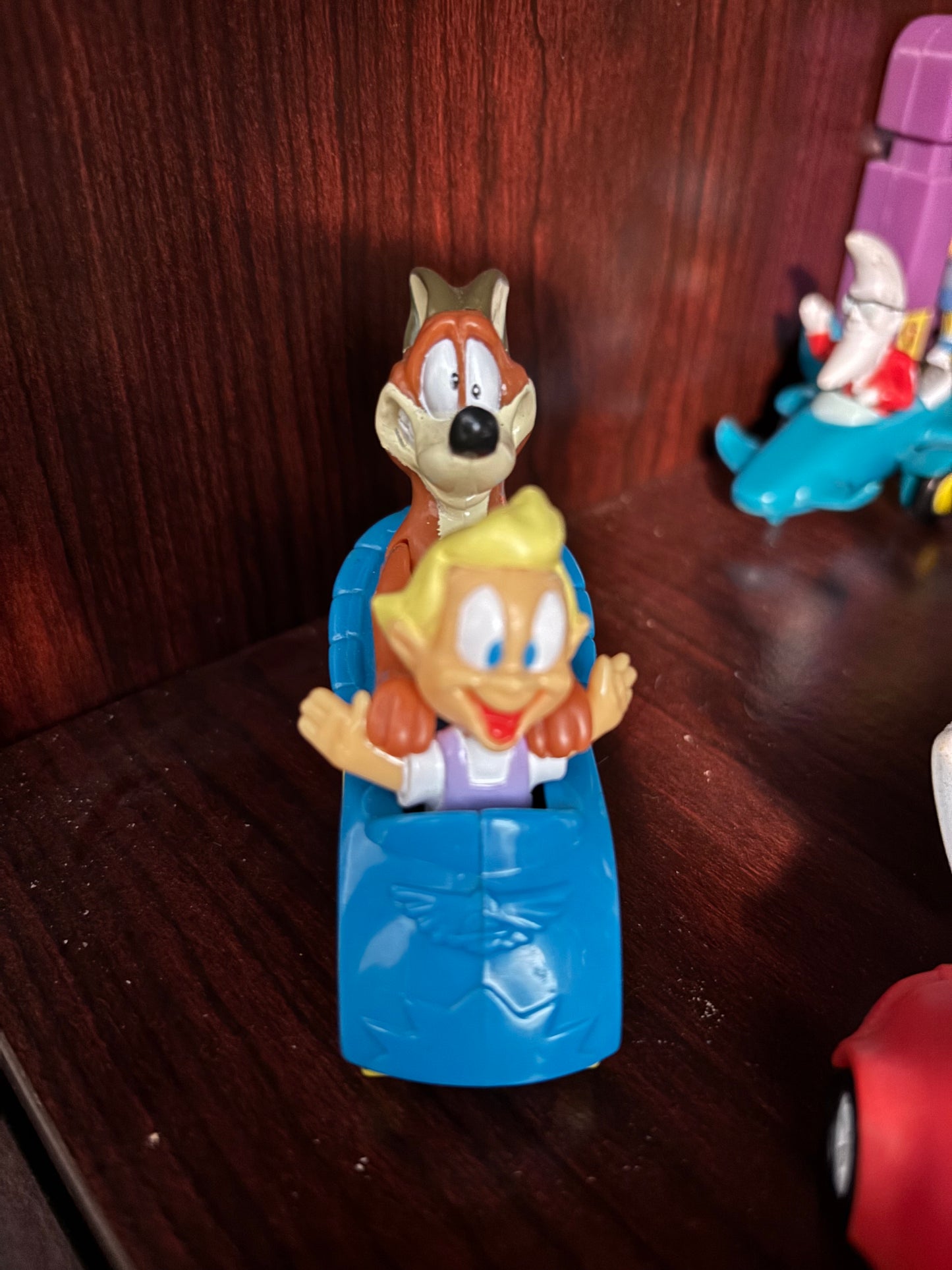 Mindy and buttons