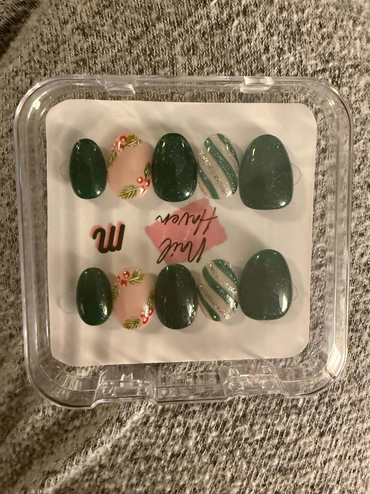 Press on nails