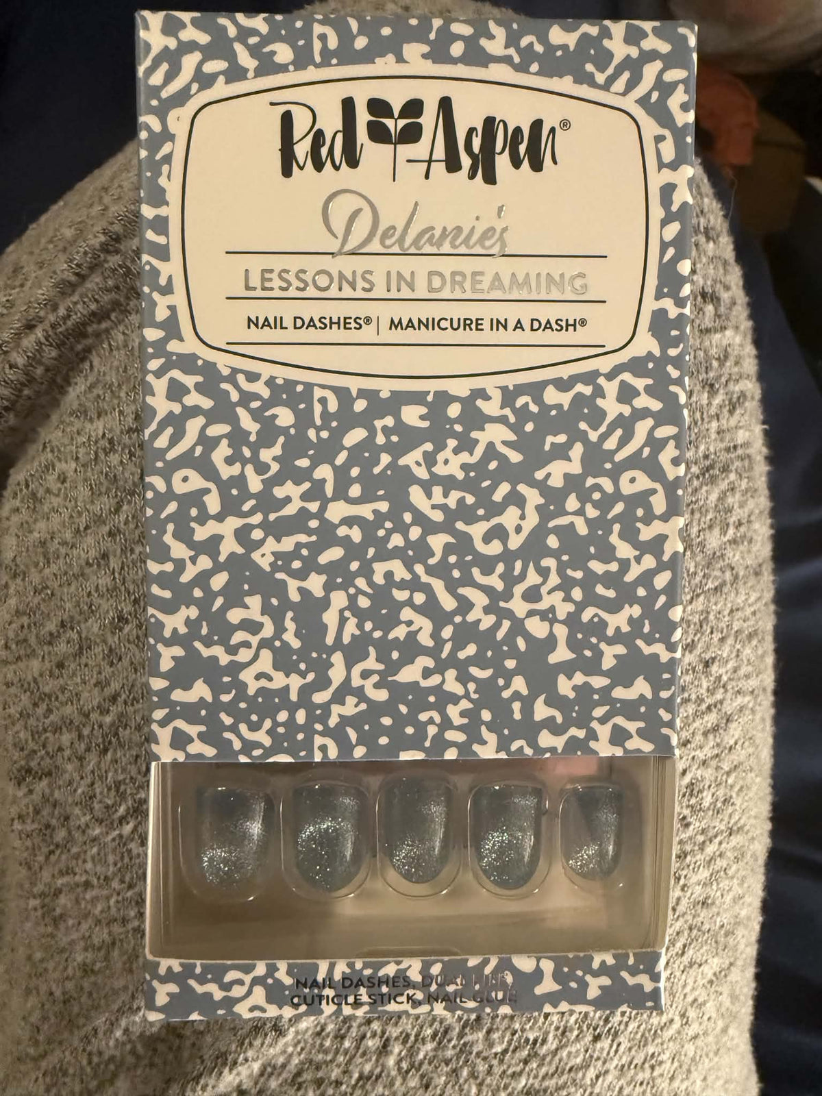 Press on nails