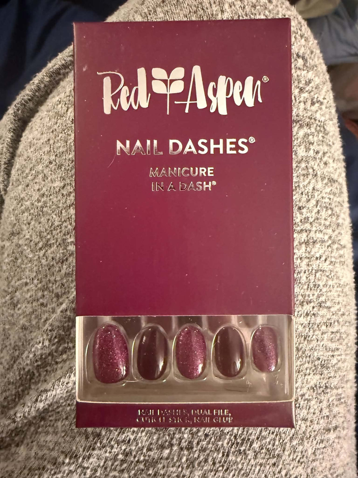 Press on nails