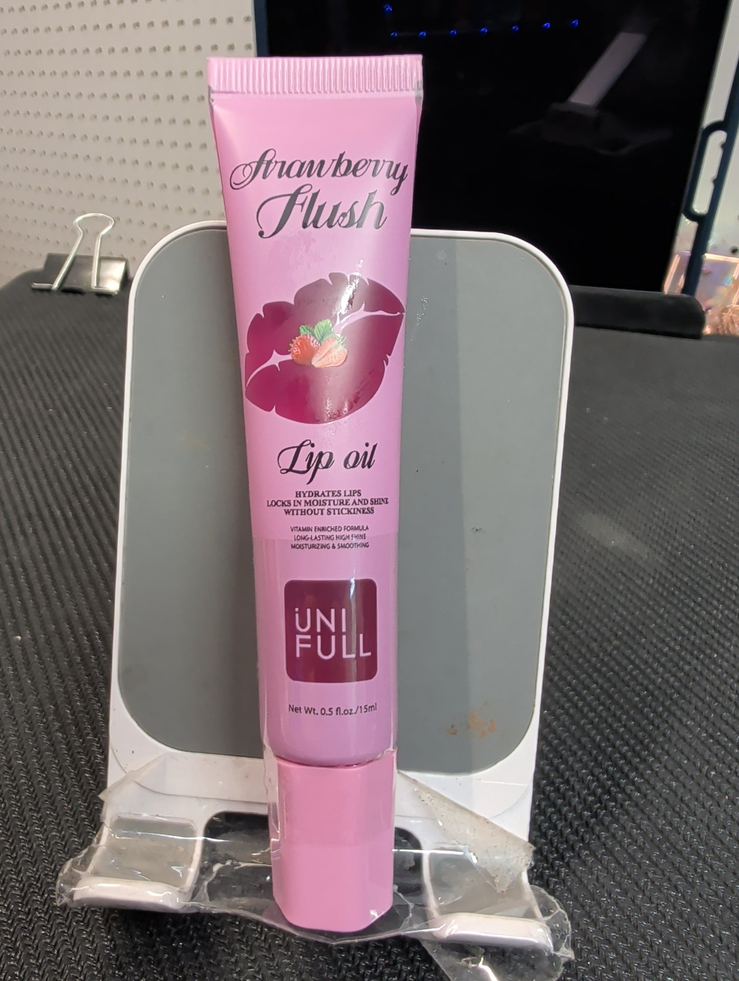 Strawberry flush lip oil