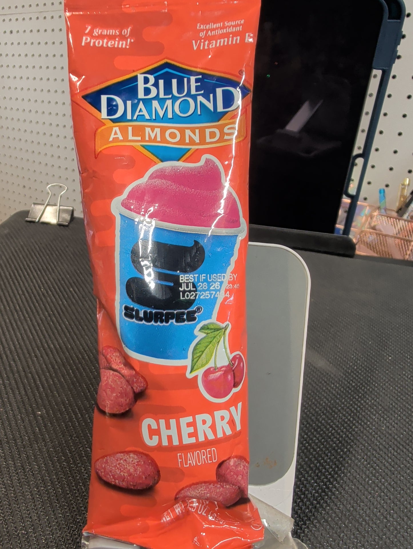 Blue diamond Almonds cherry flavored