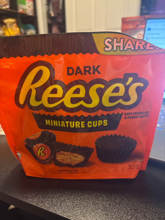 Reese’s dark chocolate mini cups
