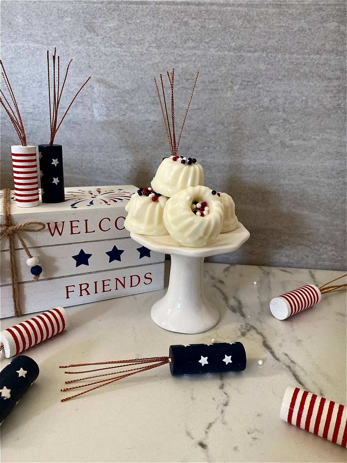 Sugar and Spice Custom Creations - Cake Wax Melts : Cinnamon Rolls