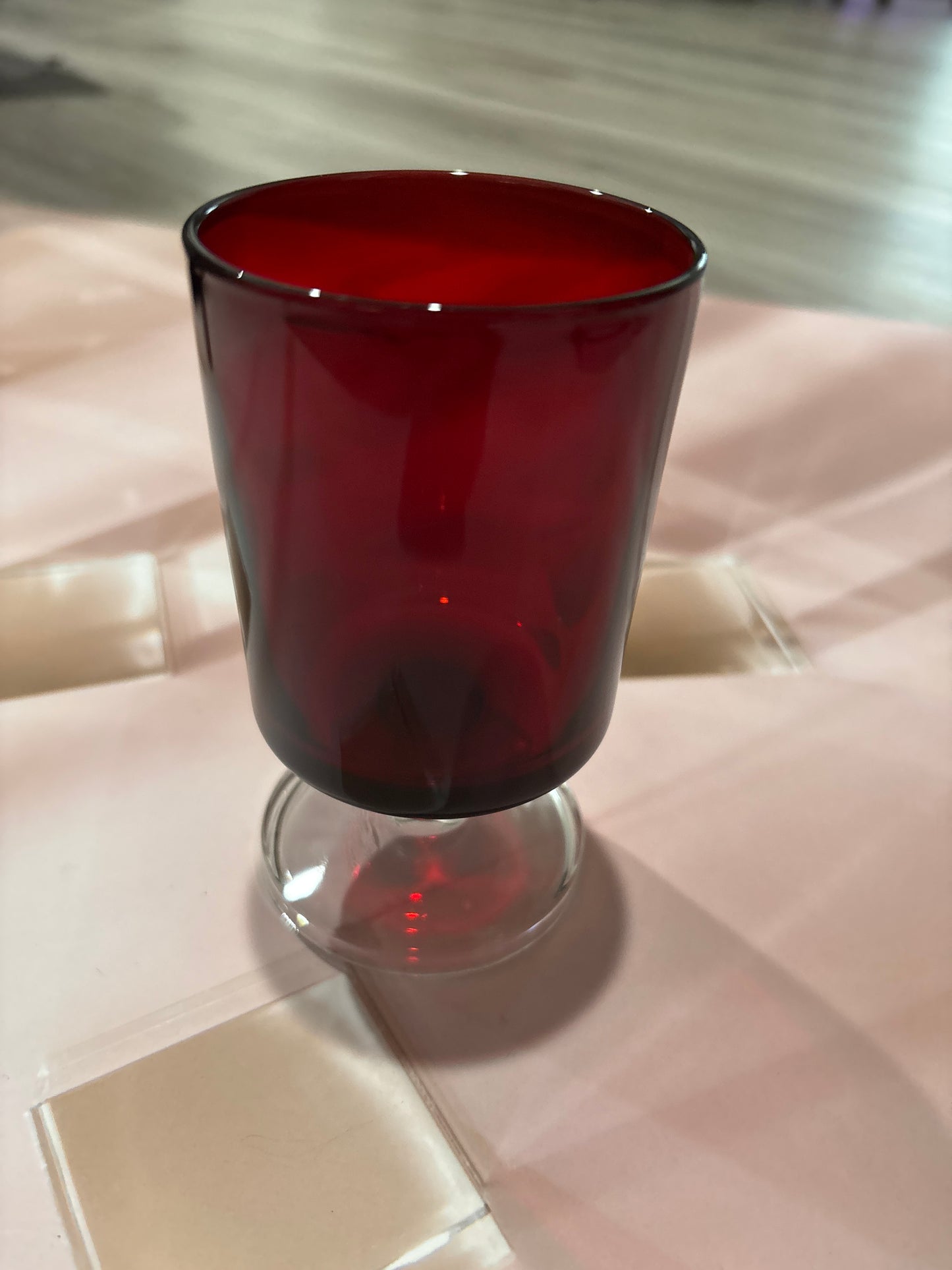 Medium stem glass