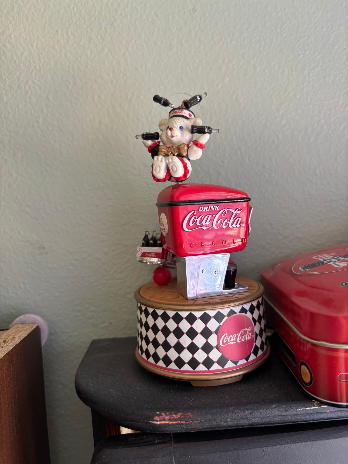 Coca cola music box